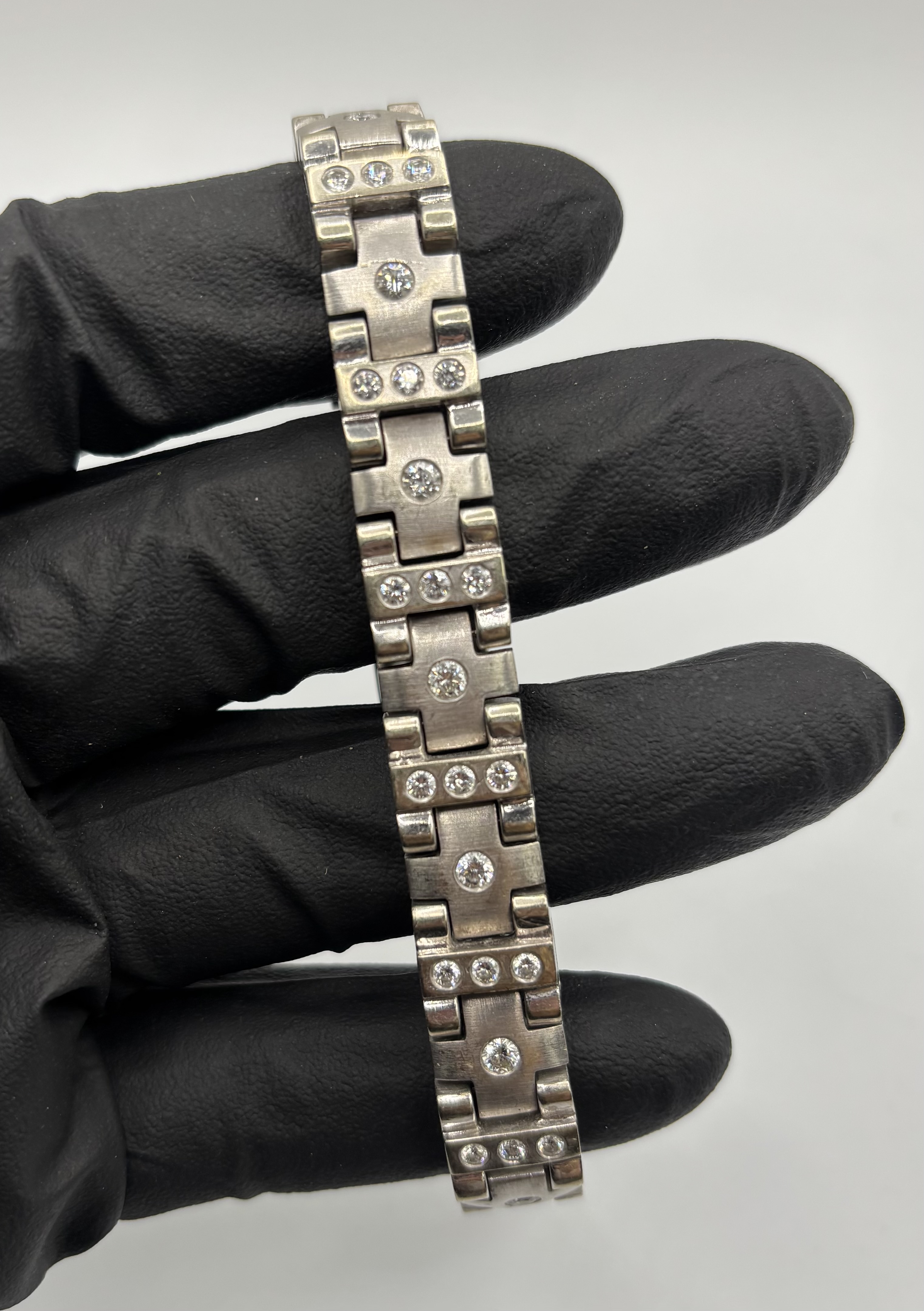 14KT White Gold Diamond Bracelet - Approx 2.5 CT - 45.4 Grams