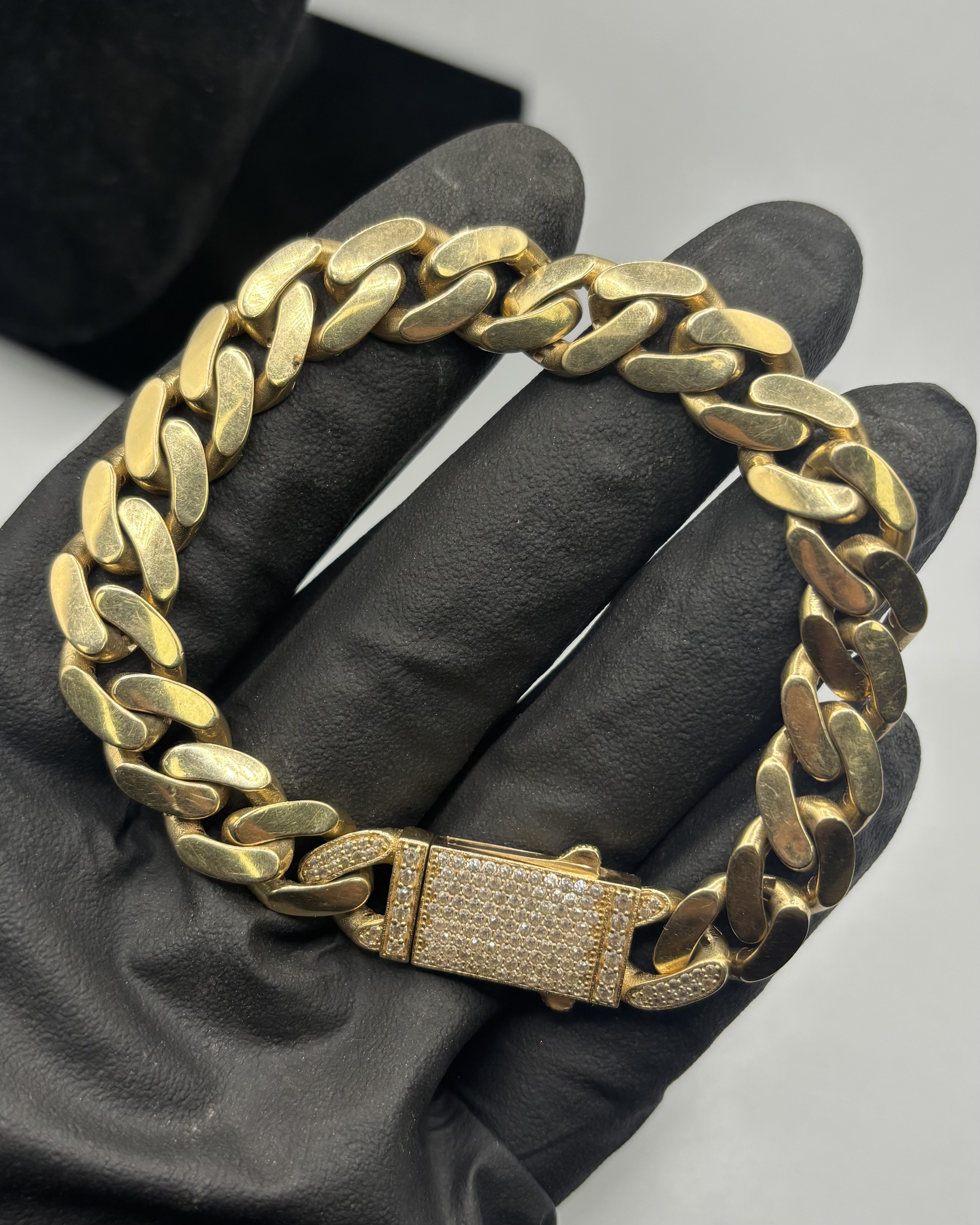 14KT - Semi Hollow Cuban Link Bracelet - CZ Clasp
