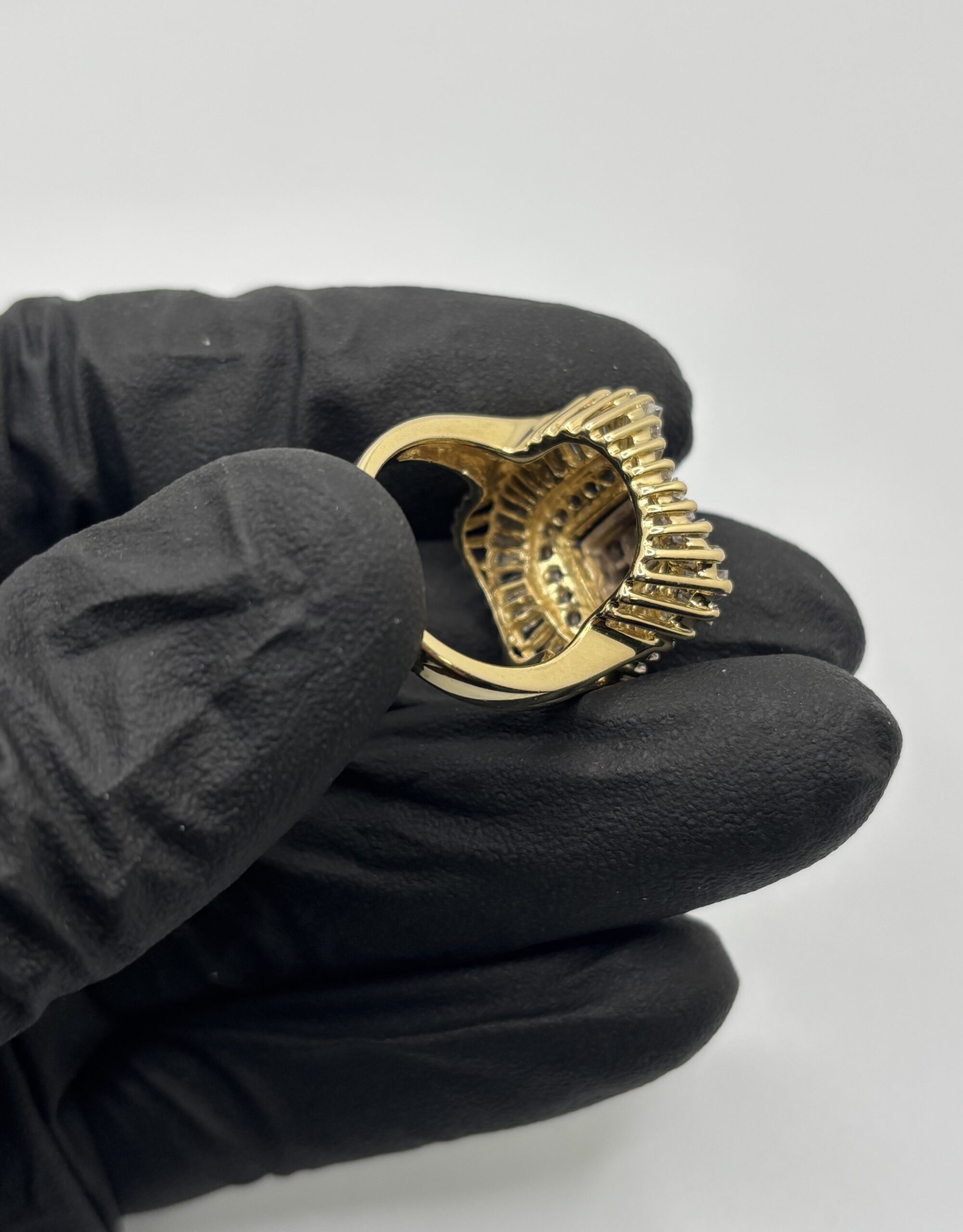 14KT Yellow Gold - 3 CT Diamond Cluster Ring - Size 7.5 - 11.7 Grams - Image 3