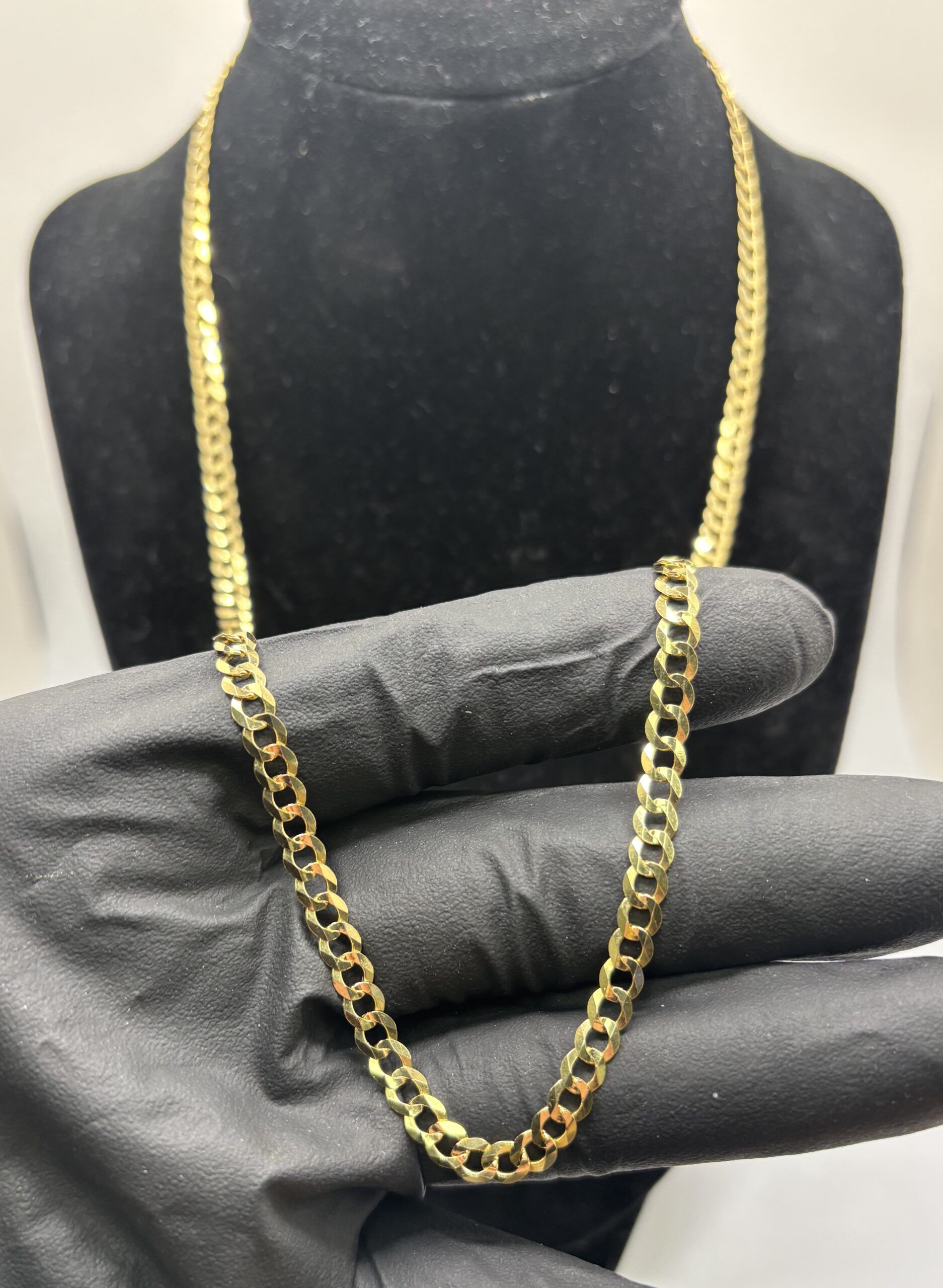 14KT Yellow Gold - Flat Cuban Link Chain - 18.9 Grams - 22 Inch - 5.5MM