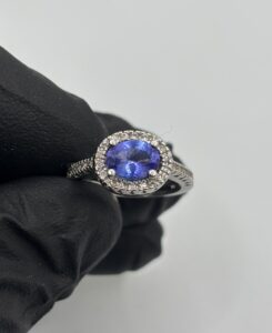 14KT White Gold - Tanzanite and Diamond Ring - Size 6 - 5.0 Grams